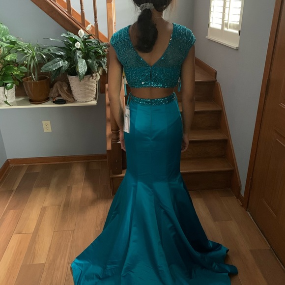 Mermaid 2 piece Turquoise Prom Gown - Picture 3 of 4